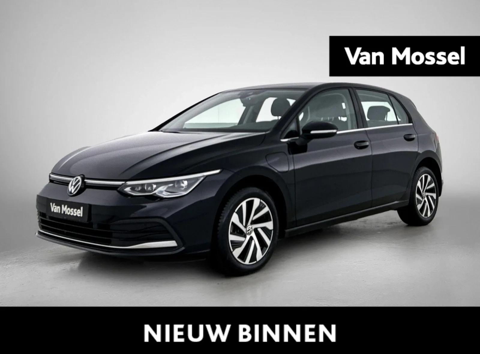 Volkswagen Golf (2023) — foto 1