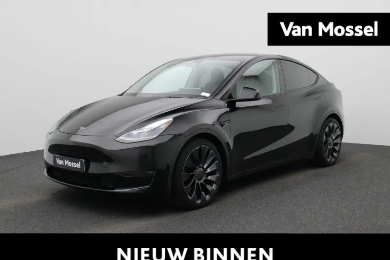 Tesla Model Y (2022)