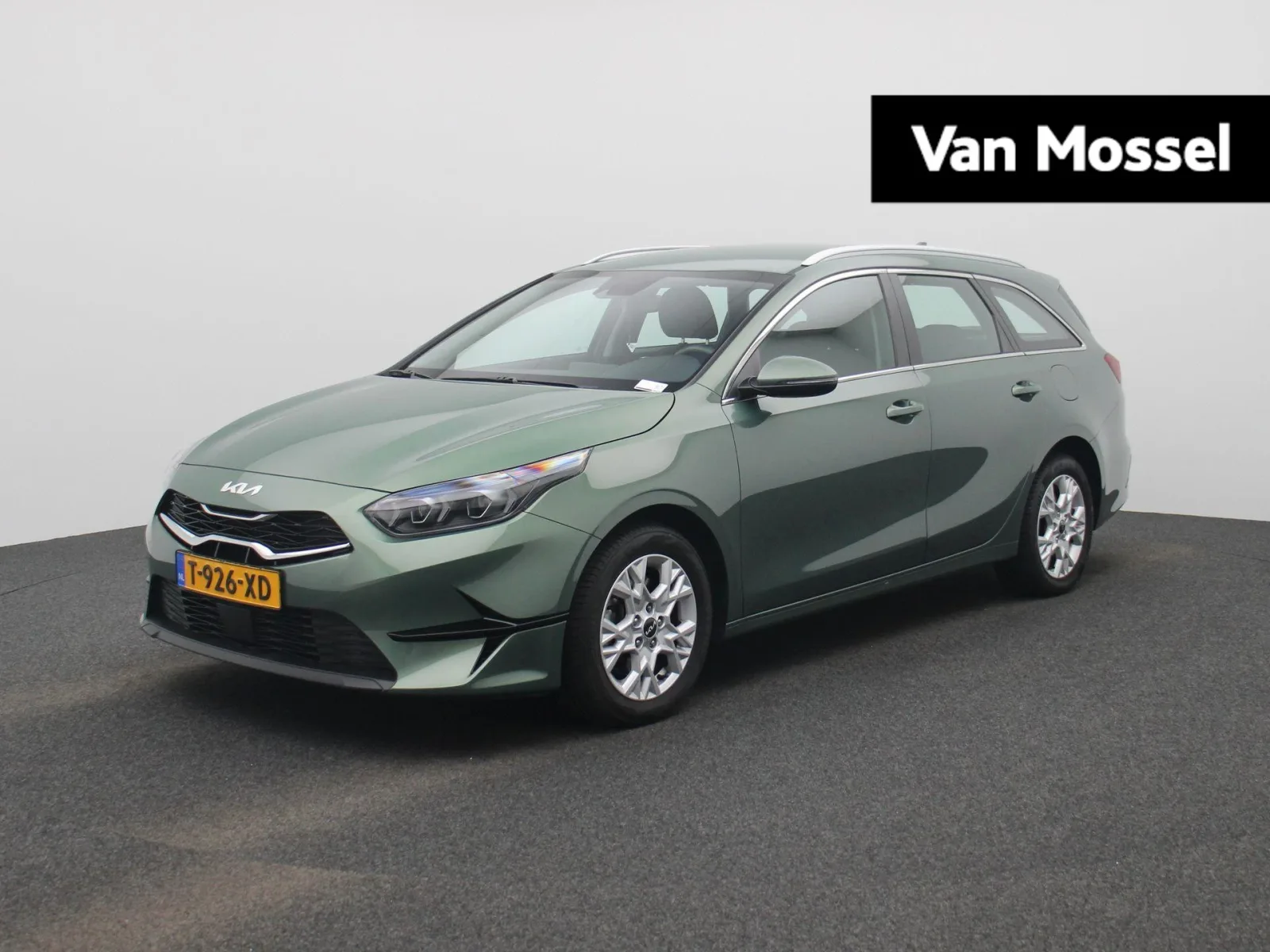 Kia Ceed Sportswagon (2023) — foto 1