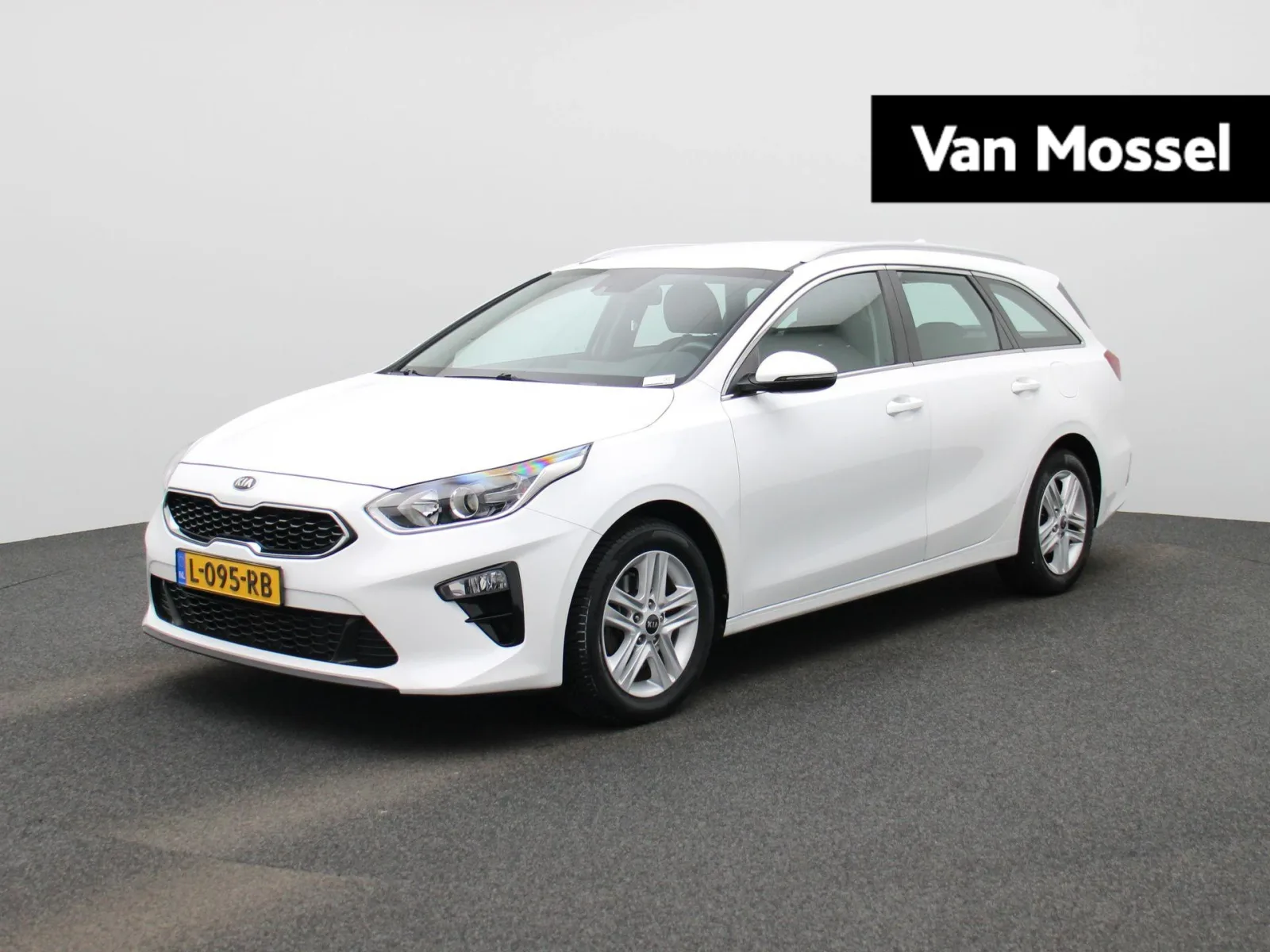 Kia Ceed Sportswagon (2021) — foto 1