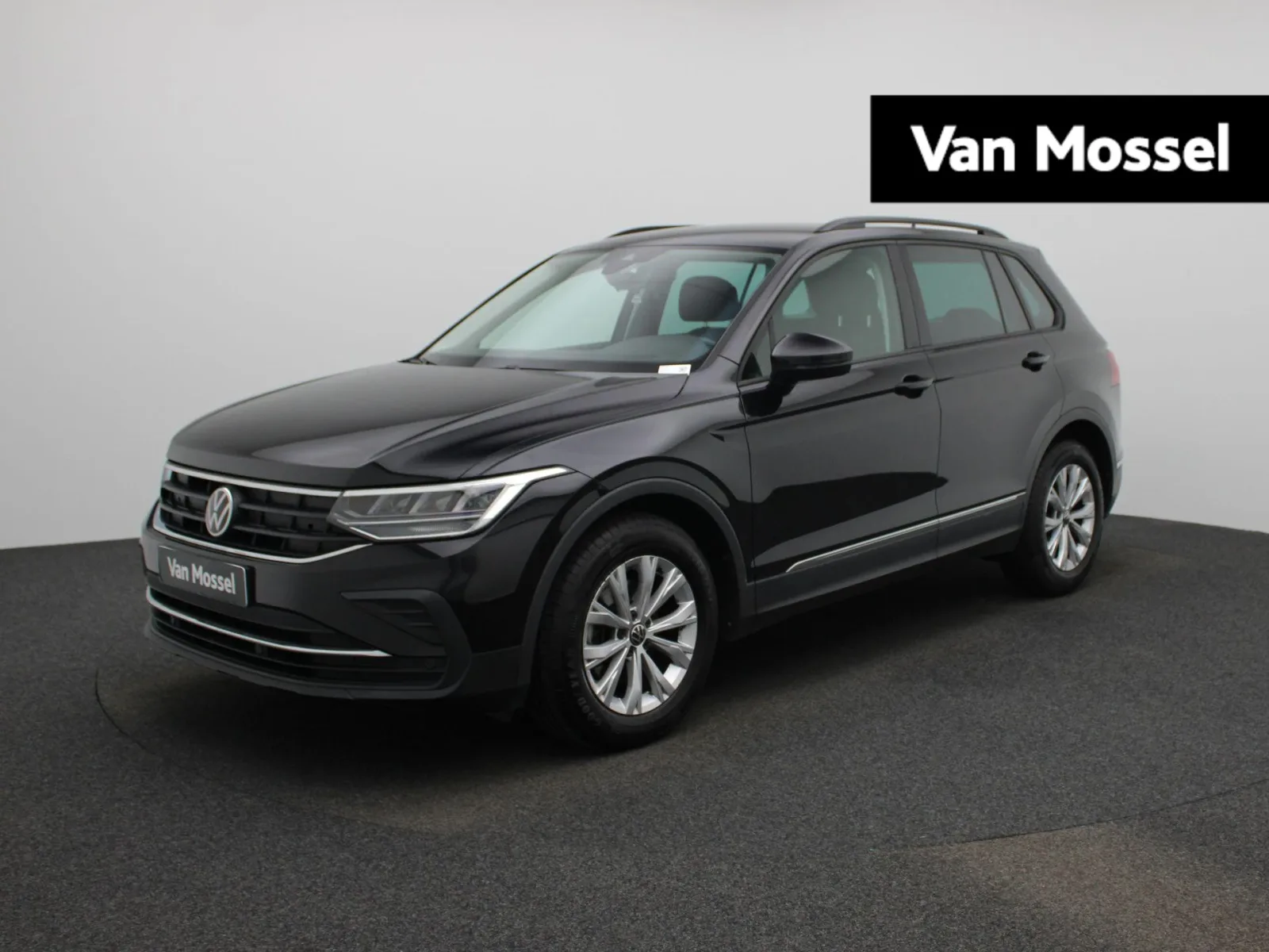 Volkswagen Tiguan (2022) — foto 1