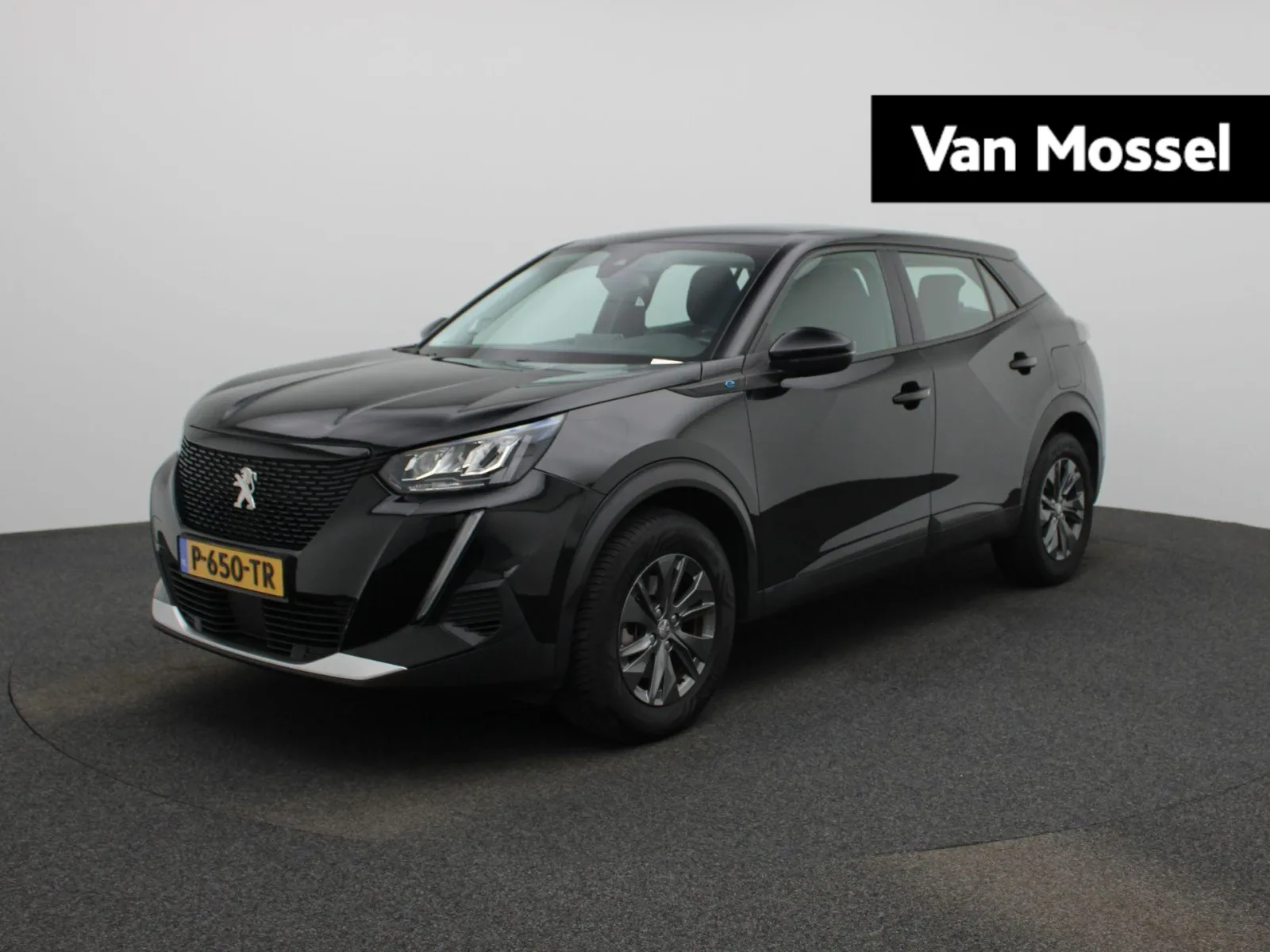 Peugeot e-2008 (2022) — foto 1