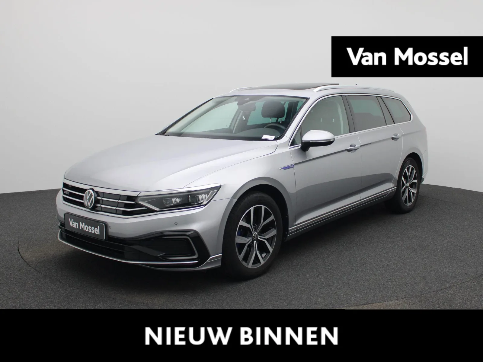 Volkswagen Passat (2022) — foto 1