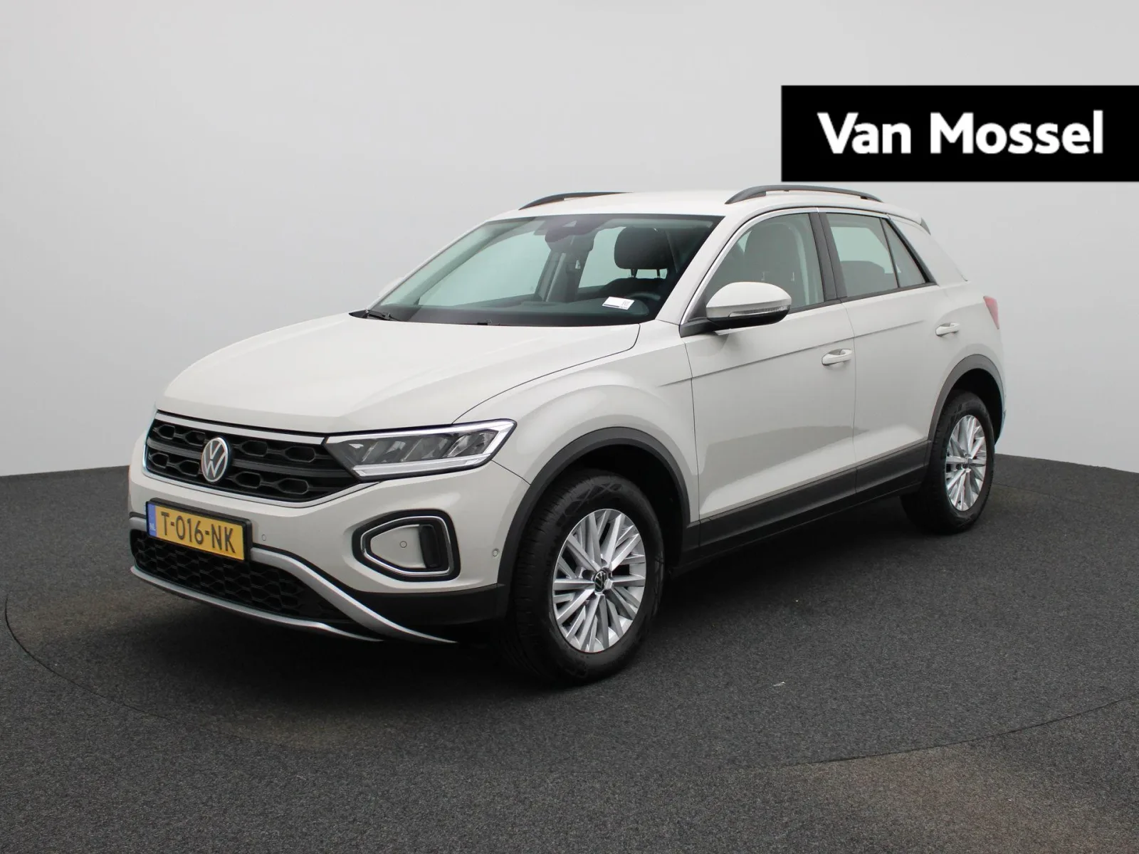 Volkswagen T-Roc (2023) — foto 1
