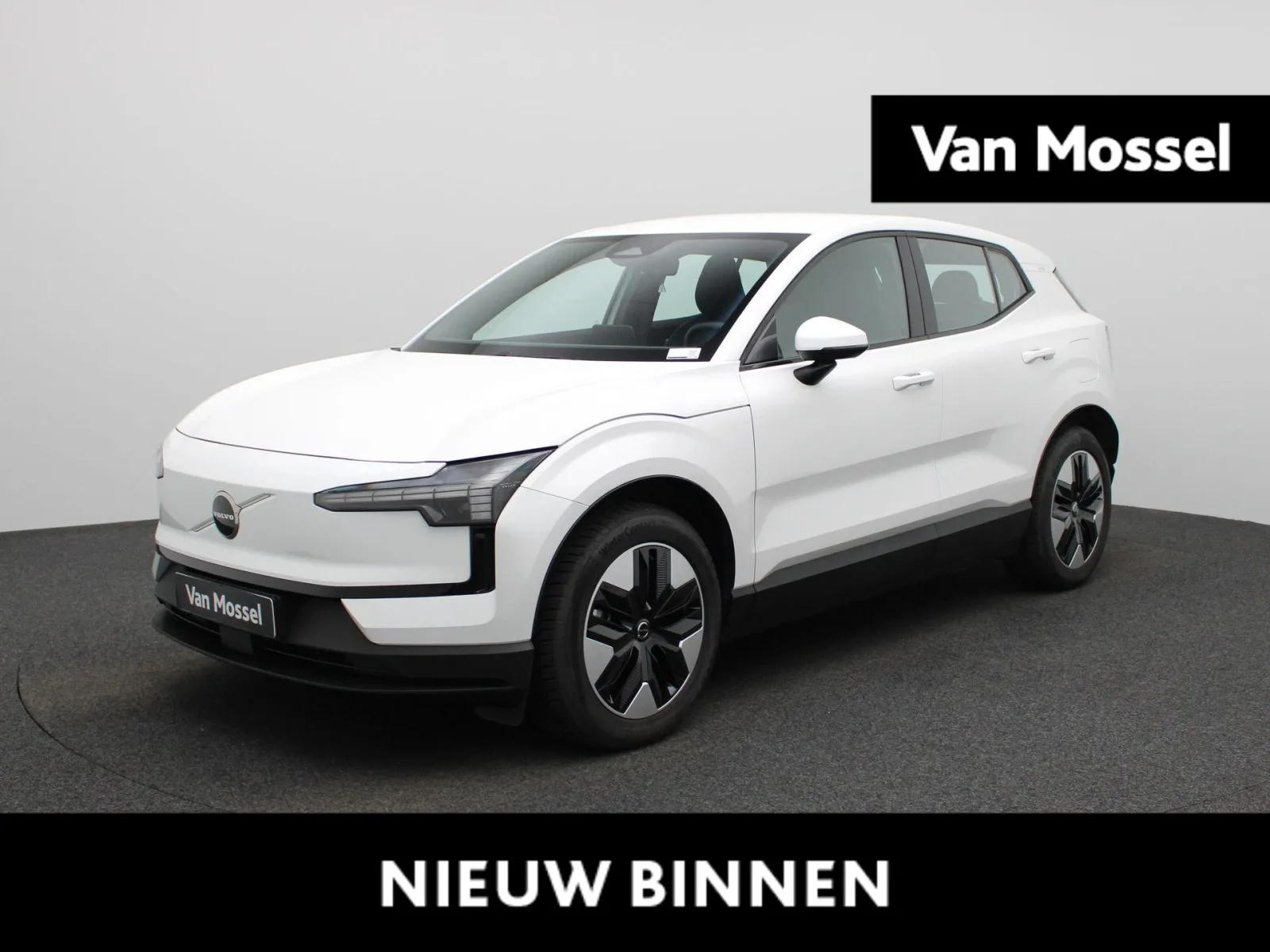 Volvo EX30 (2024) — foto 1
