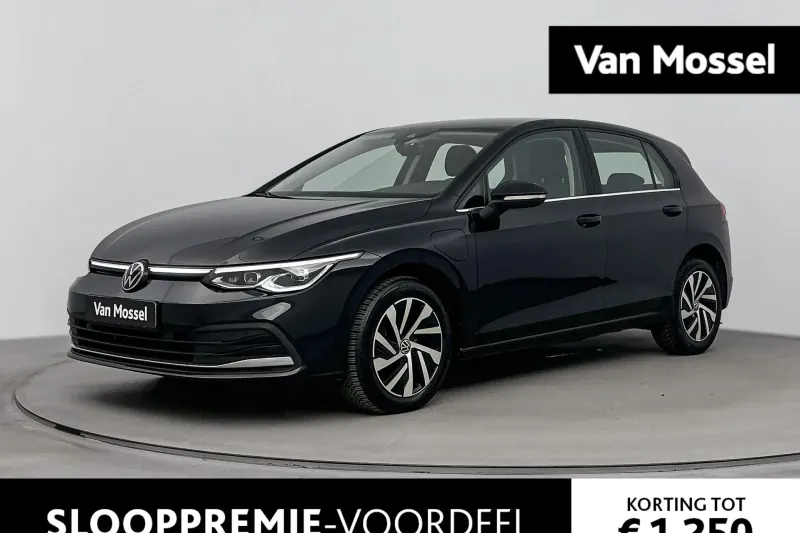 Volkswagen Golf (2023)