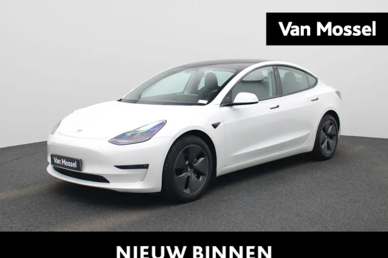 Tesla Model 3 (2023)