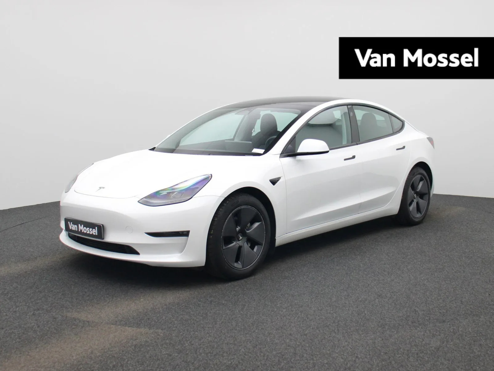 Tesla Model 3 (2023) — foto 1
