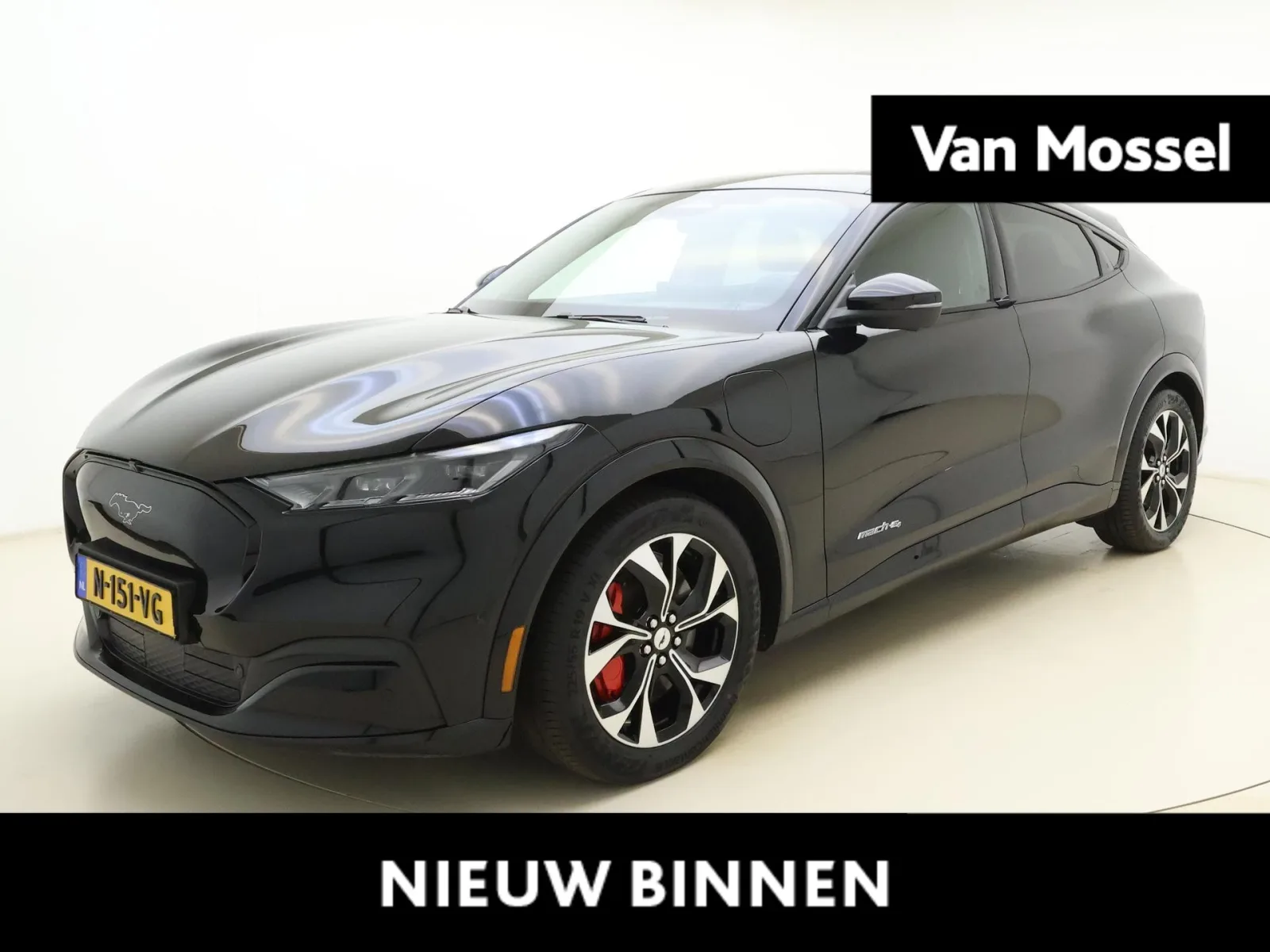 Ford Mustang Mach-E (2021) — foto 1