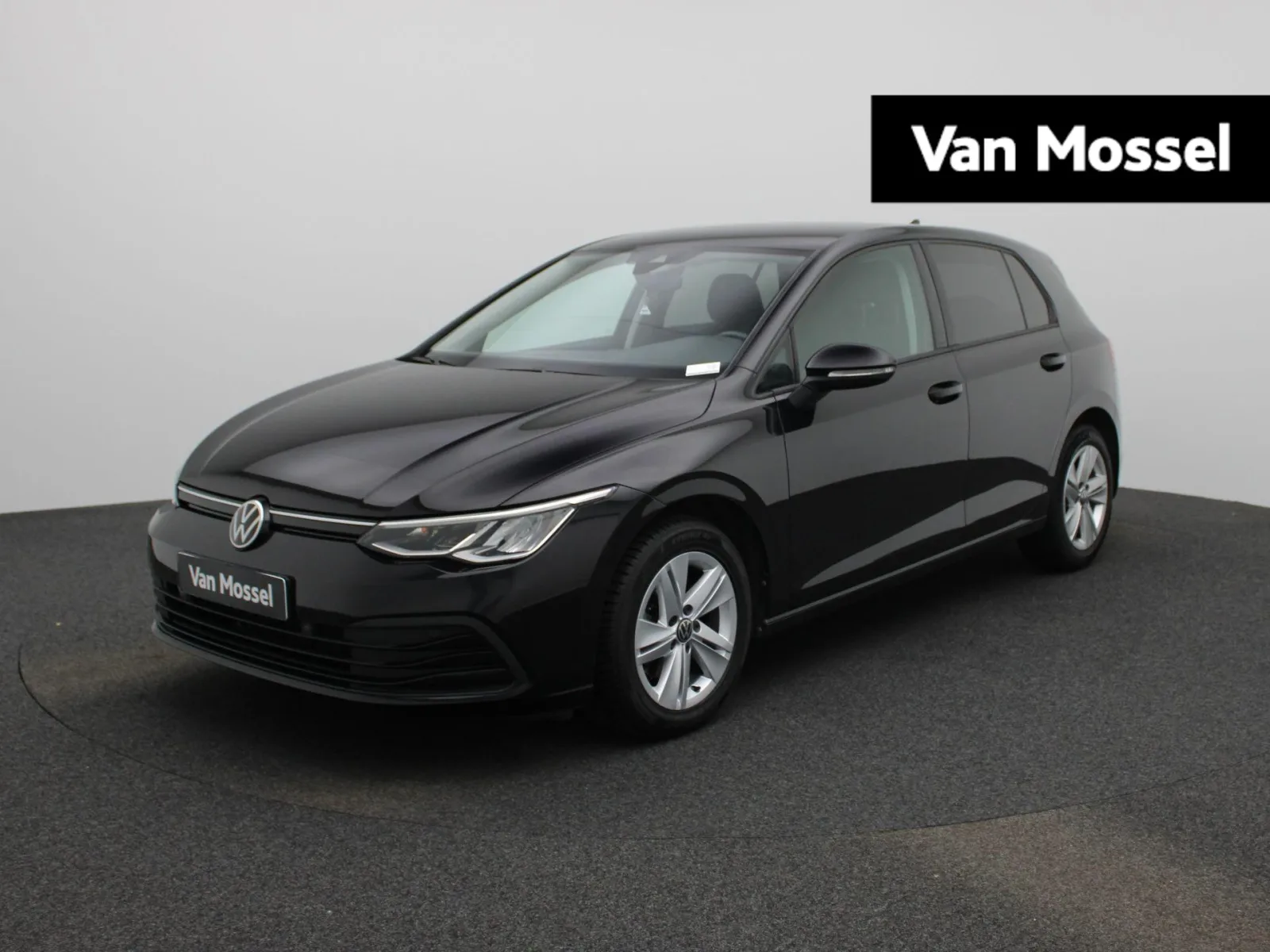 Volkswagen Golf (2021) — foto 1