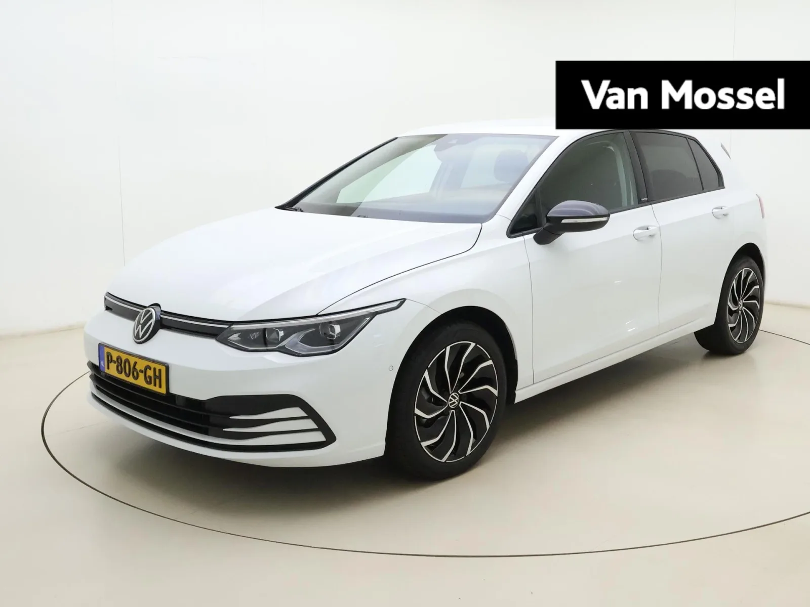 Volkswagen Golf (2020) — foto 1