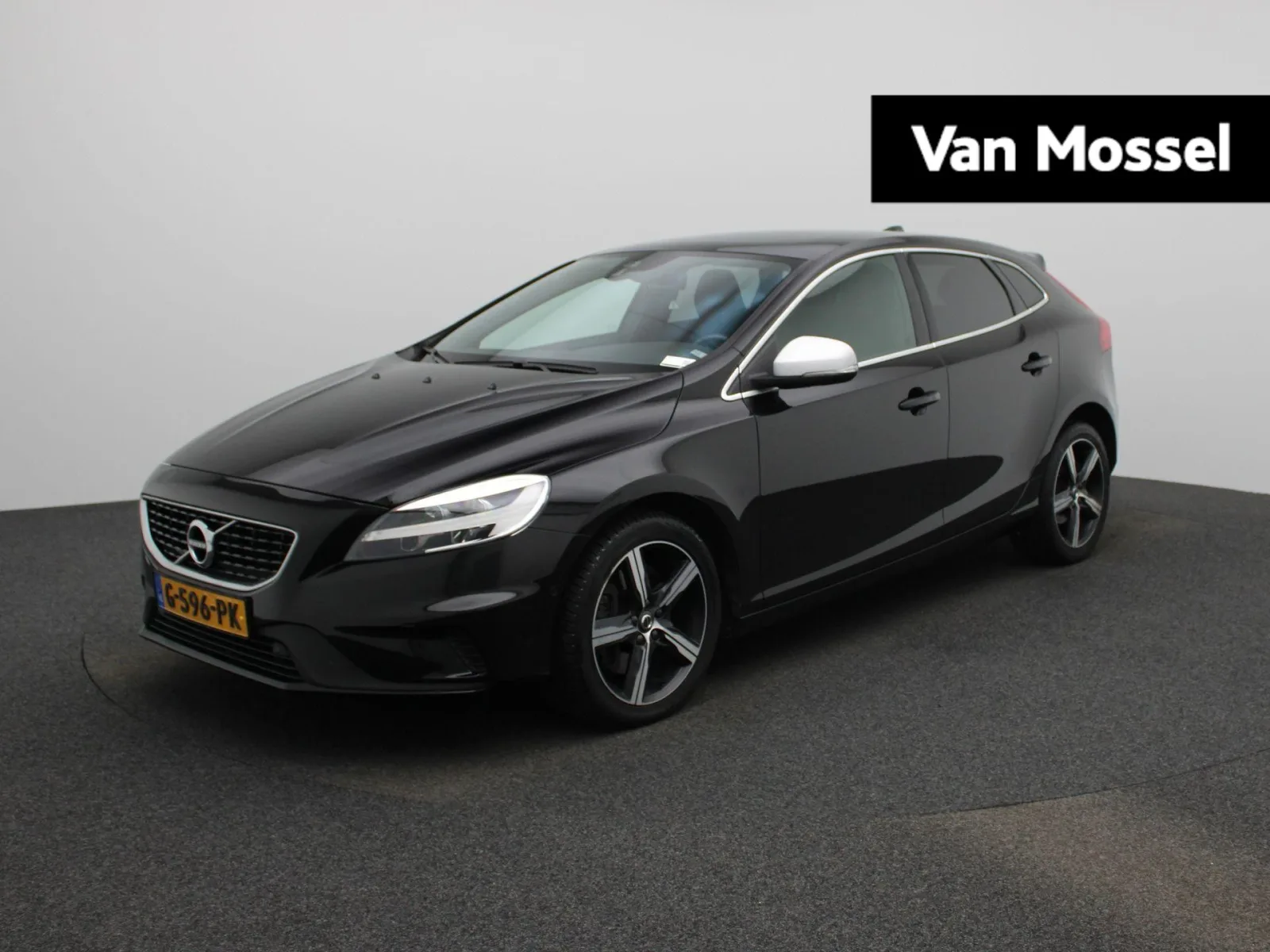 Volvo V40 (2019) — foto 1