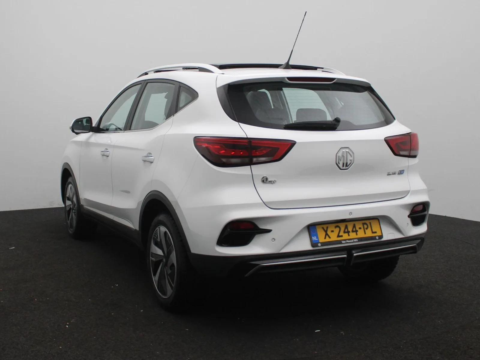 MG ZS EV (2023) — foto 1