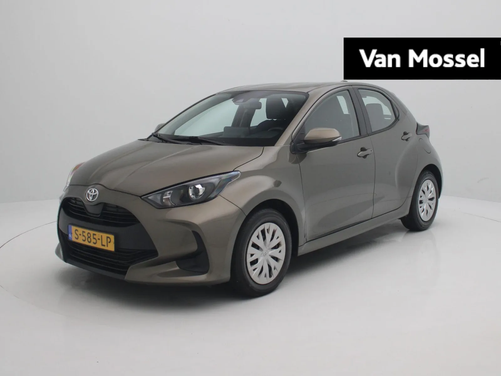 Toyota Yaris (2023) — foto 1
