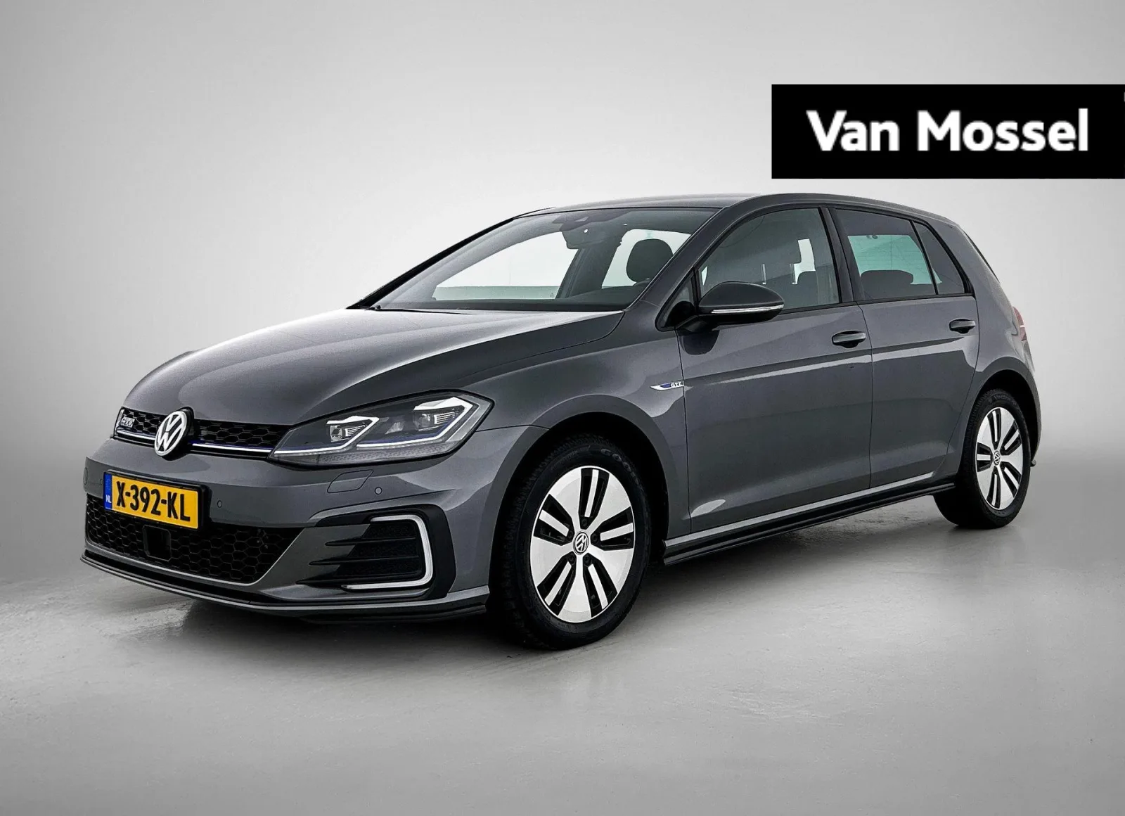 Volkswagen Golf (2020) — foto 1