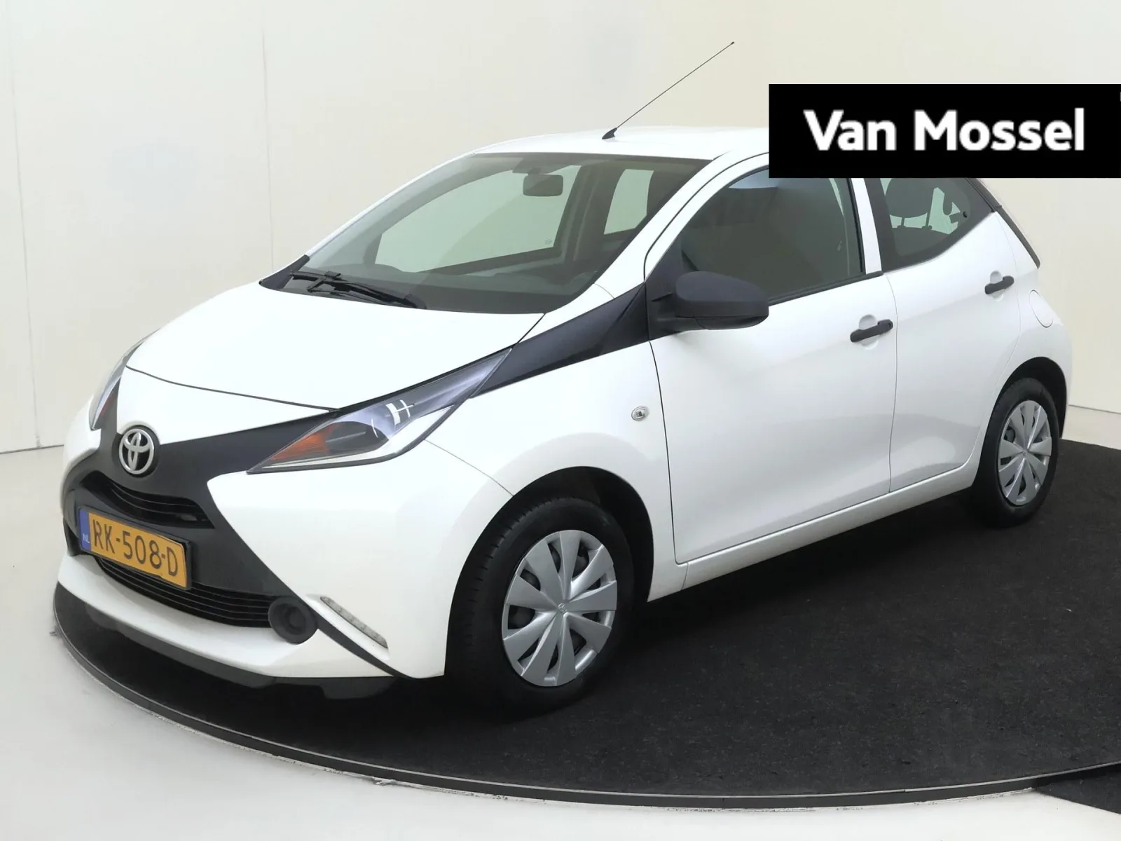 Toyota Aygo (2017) — foto 1