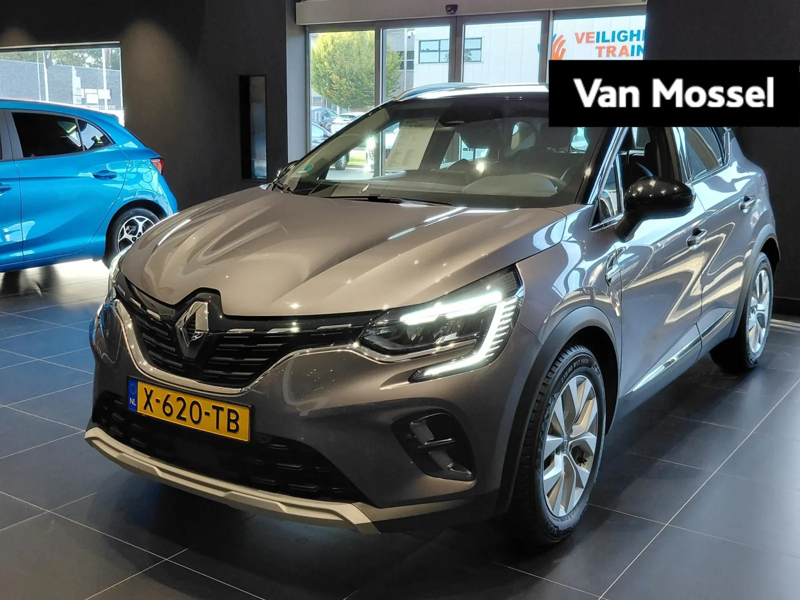 Renault Captur (2020) — foto 1