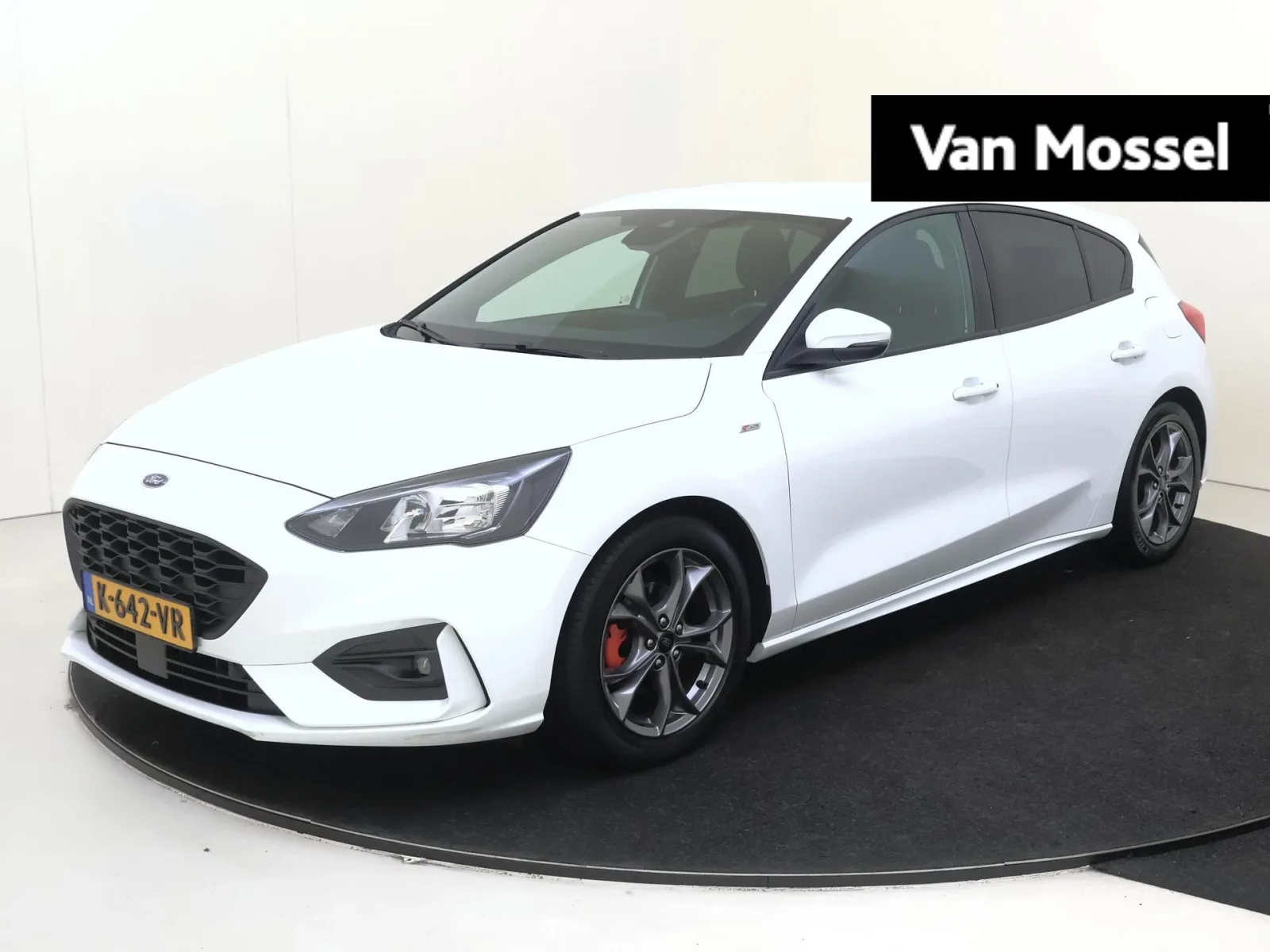 Ford Focus (2021) — foto 1
