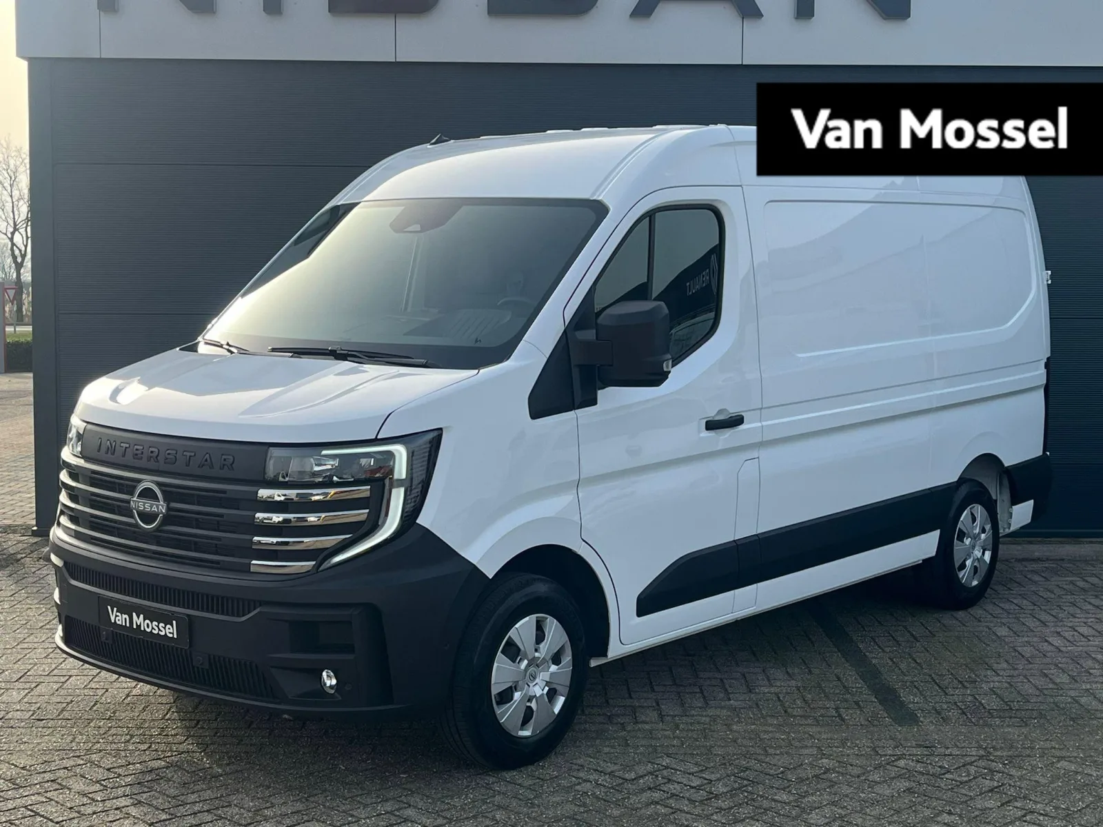 Nissan Interstar (2026) — foto 1
