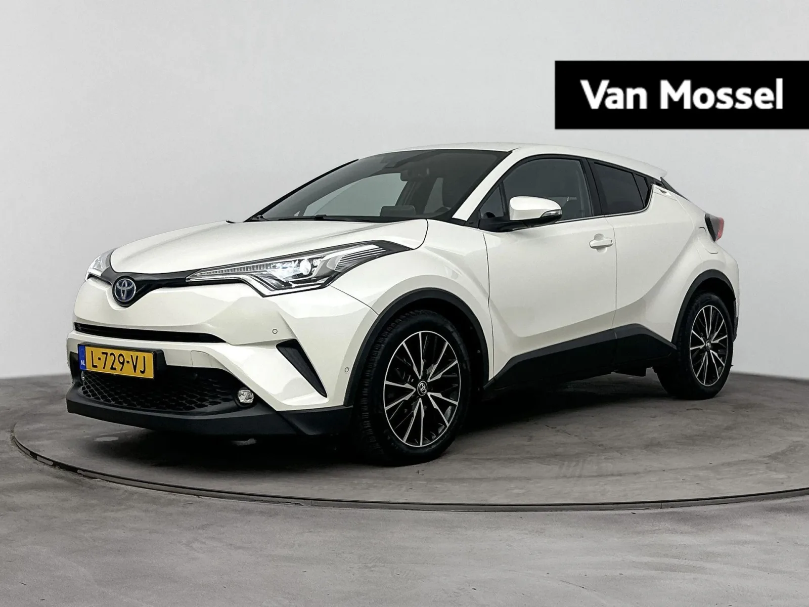 Toyota C-HR (2017) — foto 1