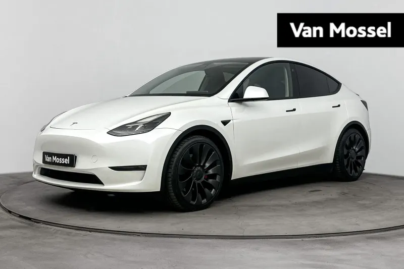 Tesla Model Y (2022)