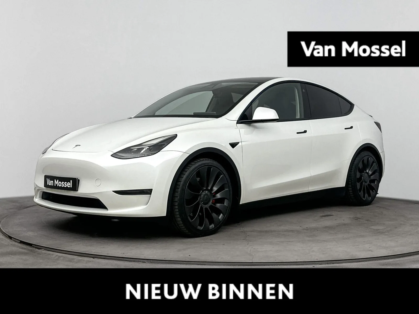 Tesla Model Y (2022) — foto 1