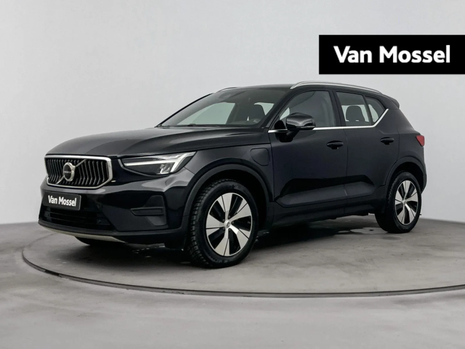 Volvo XC40 (2023) — foto 1
