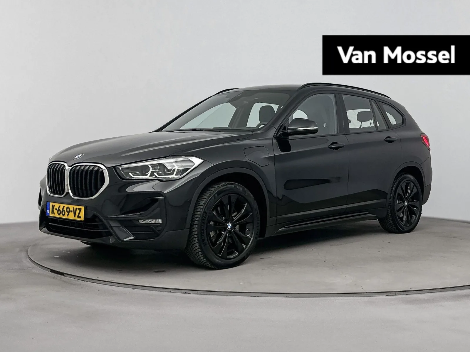 BMW X1 (2021) — foto 1