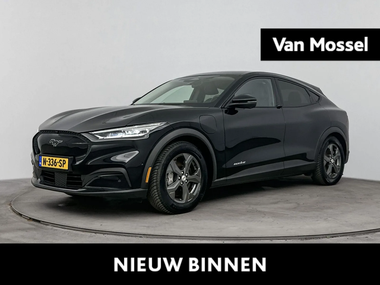 Ford Mustang Mach-E (2021) — foto 1