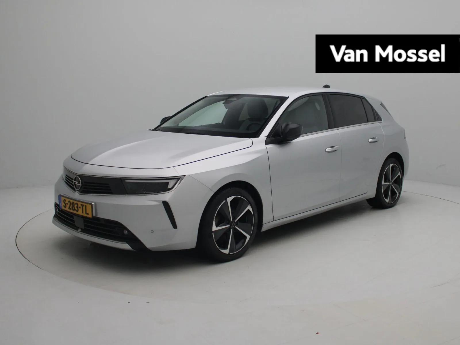Opel Astra (2023) — foto 1