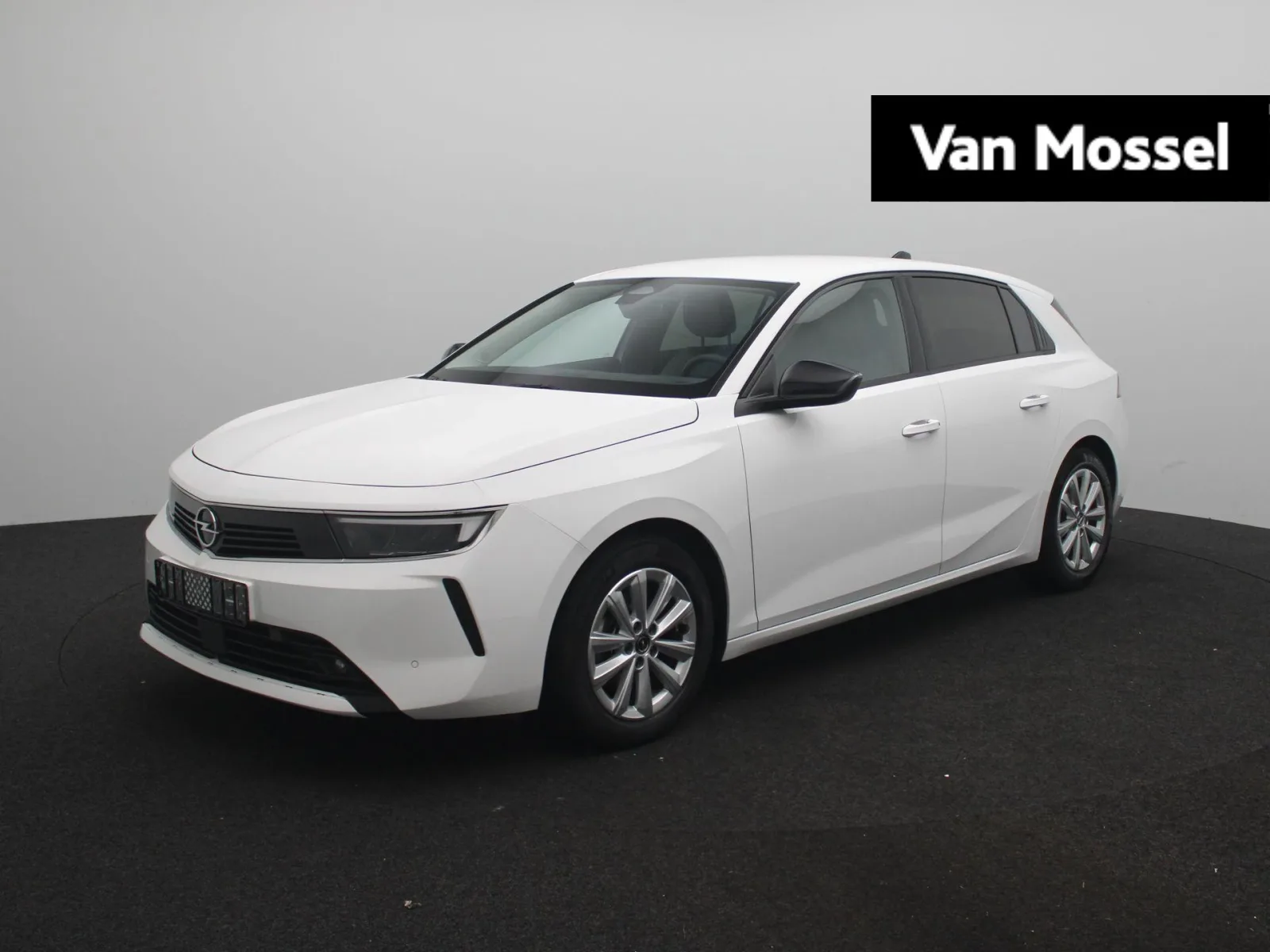 Opel Hatchback (2023) — foto 1