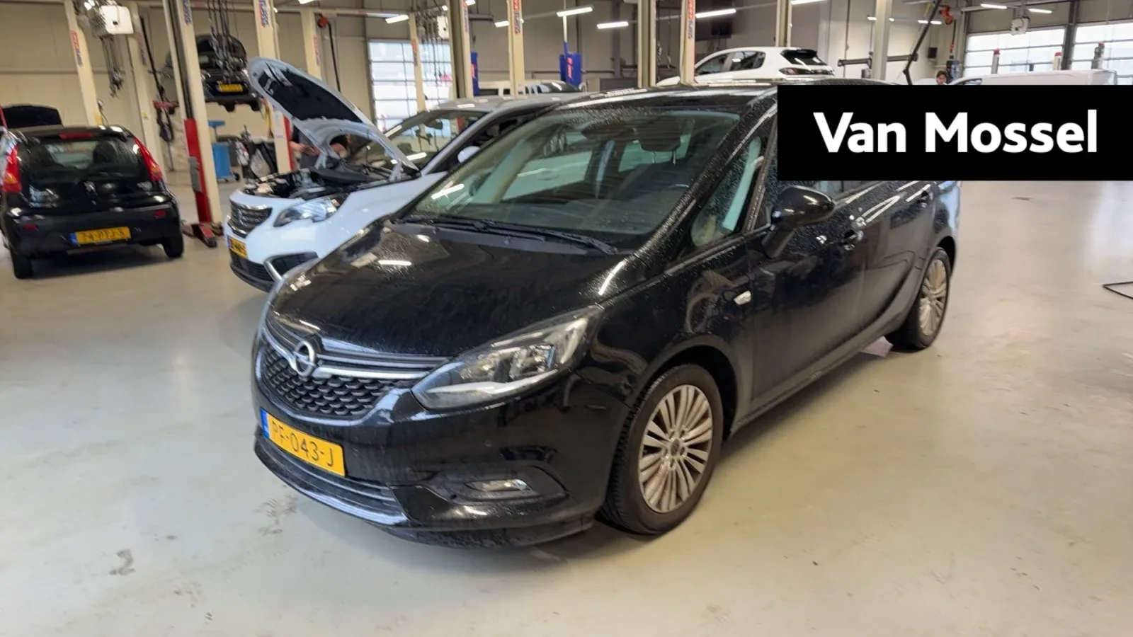 Opel Zafira (2016) — foto 1