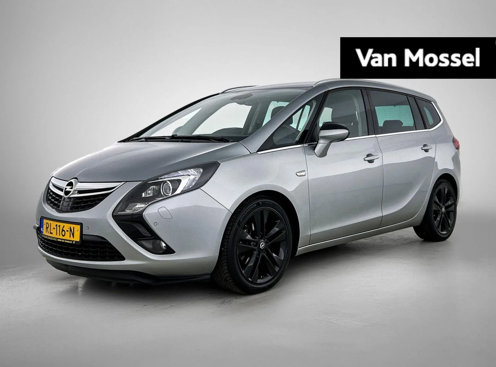 Opel Zafira Tourer (2015) — foto 1