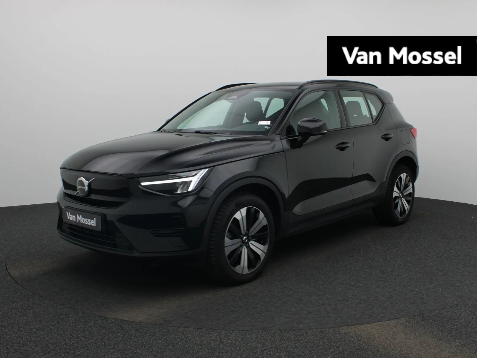 Volvo XC40 (2022) — foto 1
