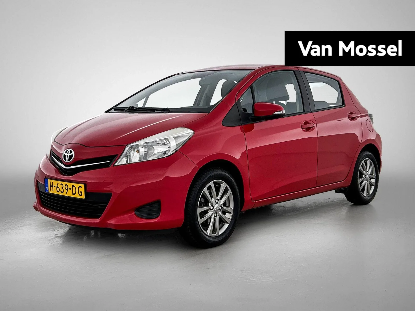 Toyota Yaris (2014) — foto 1