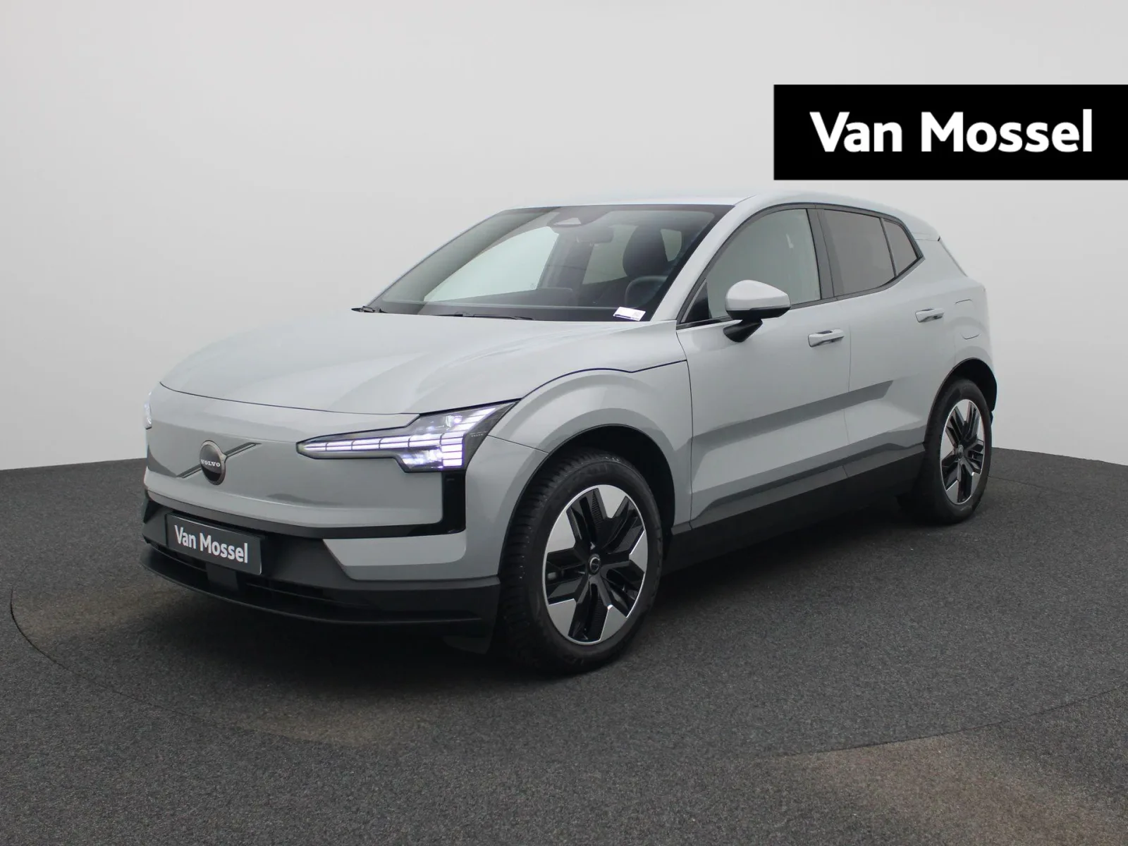 Volvo EX30 (2024) — foto 1