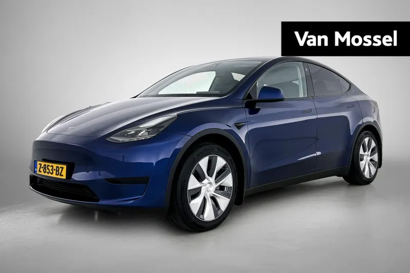 Tesla Model Y (2024)