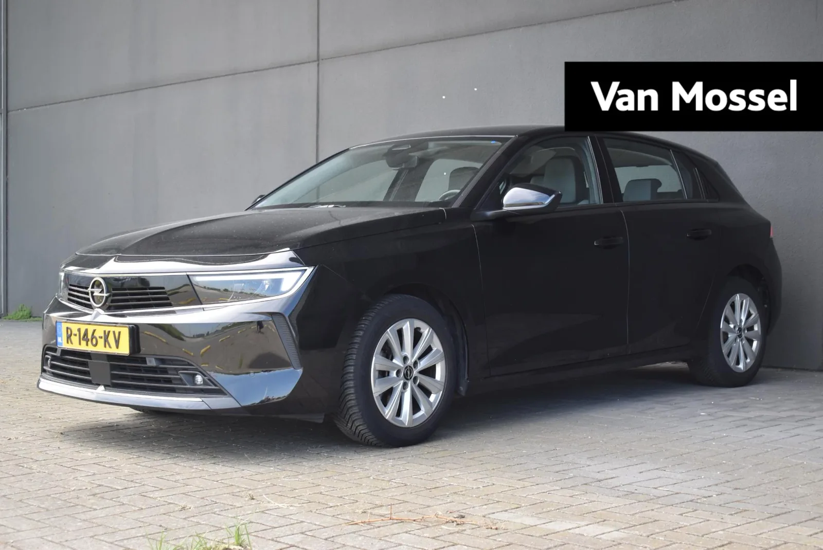 Opel Astra (2022) — foto 1