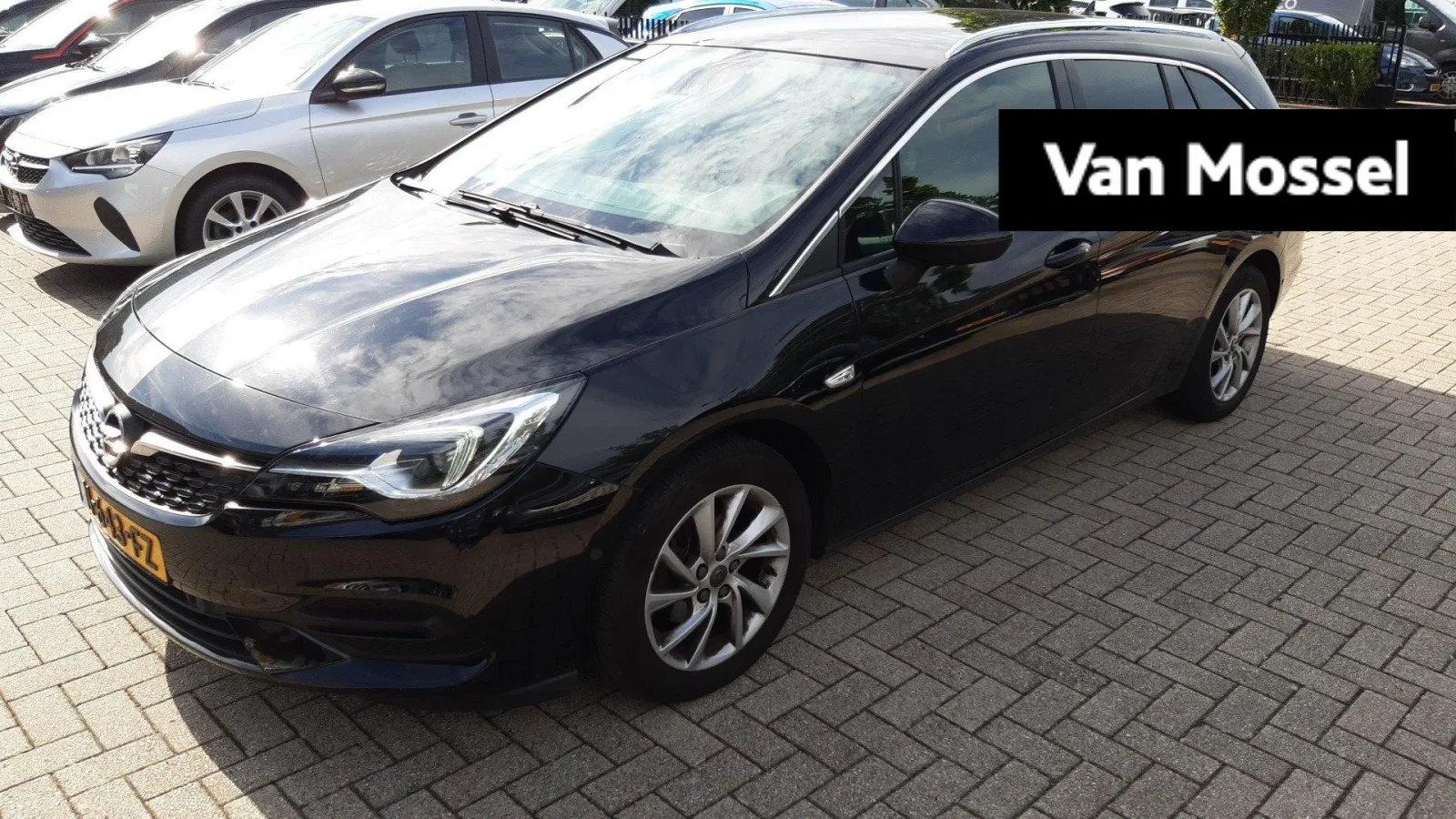 Opel Astra (2021) — foto 1