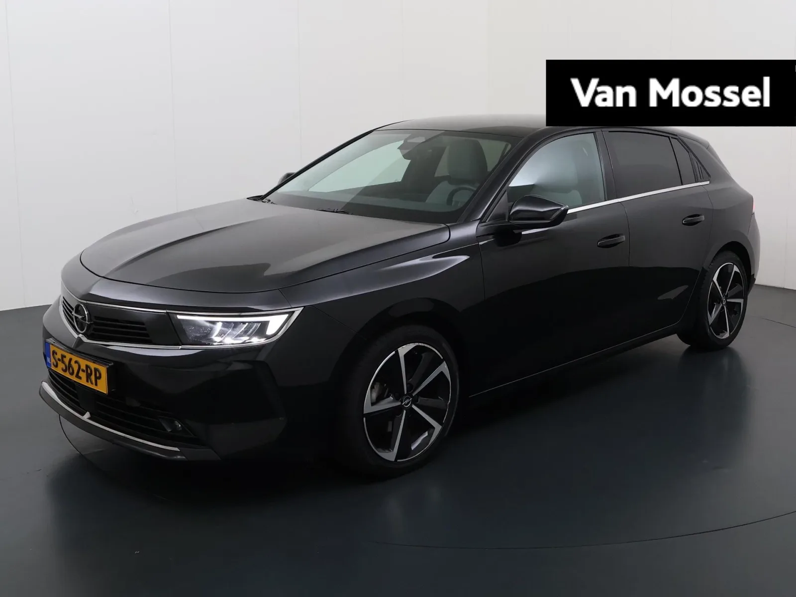 Opel Astra (2023) — foto 1