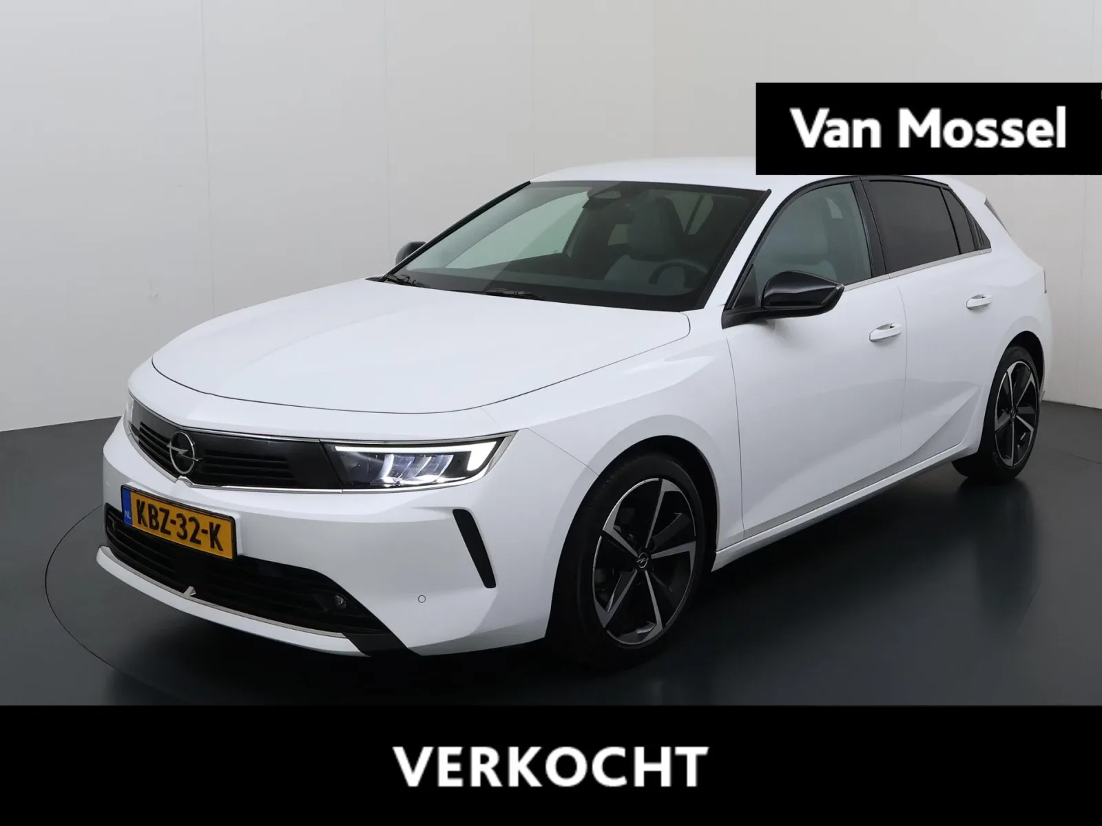 Opel Astra (2022) — foto 1