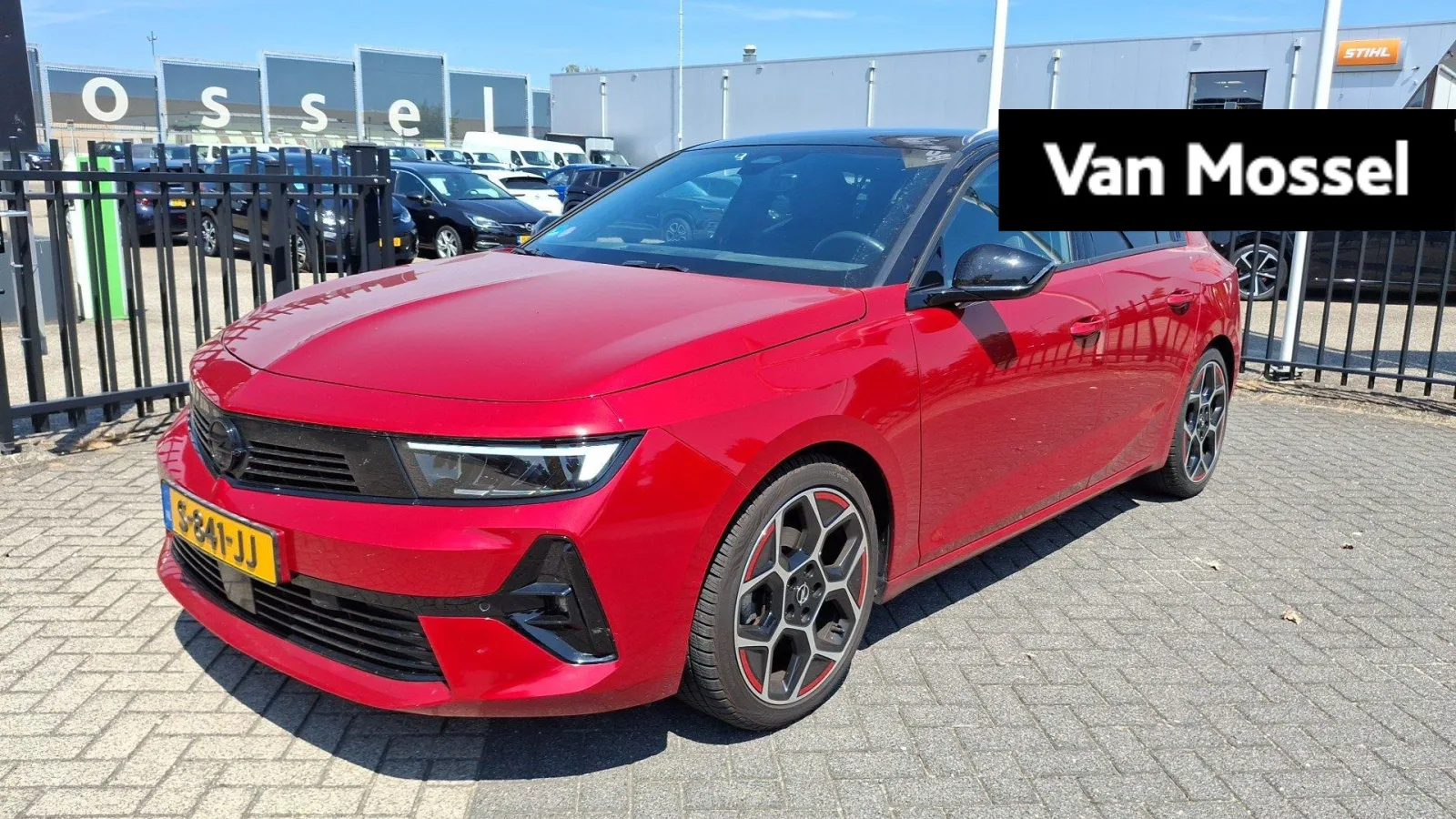 Opel Astra (2023) — foto 1
