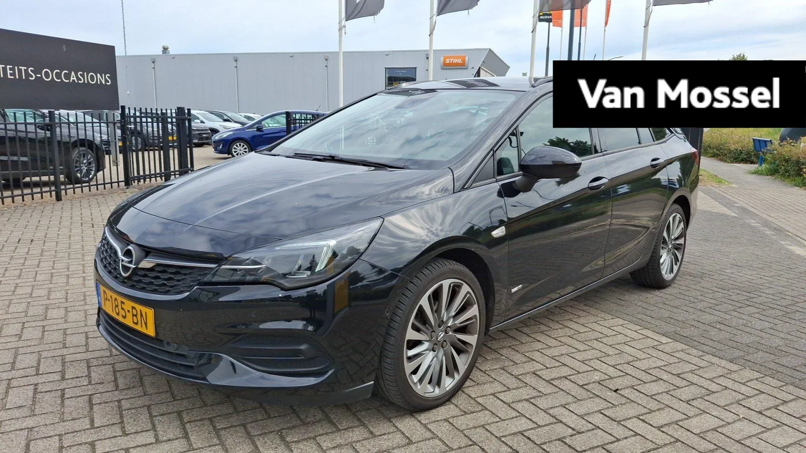 Opel Astra (2022) — foto 1
