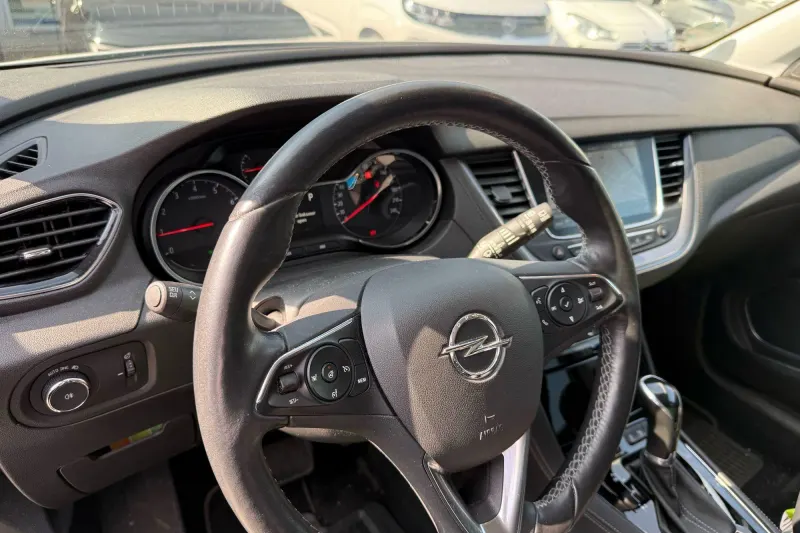 Opel Grandland X (2019)