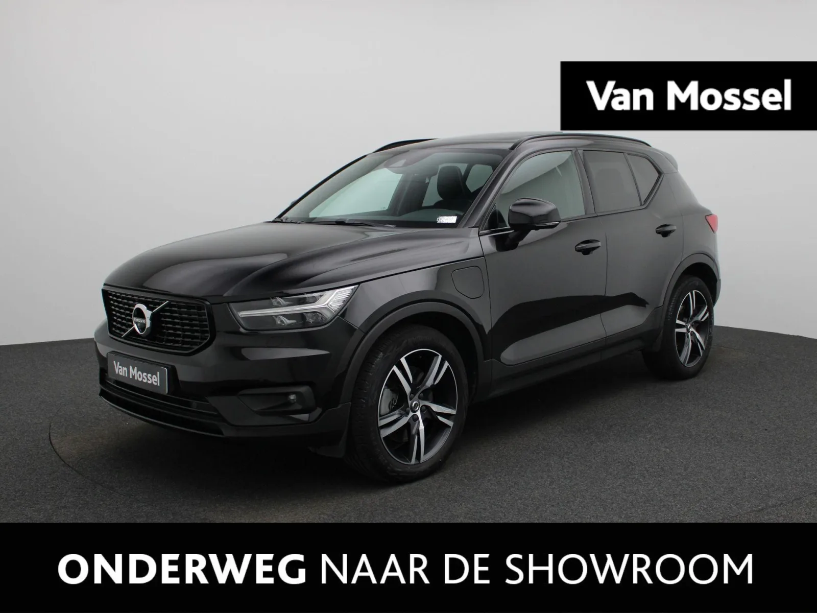 Volvo XC40 (2021) — foto 1