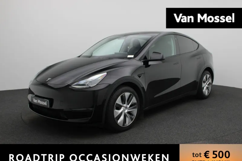 Tesla Model Y (2023)