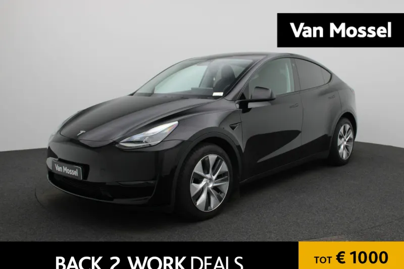 Tesla Model Y (2023)