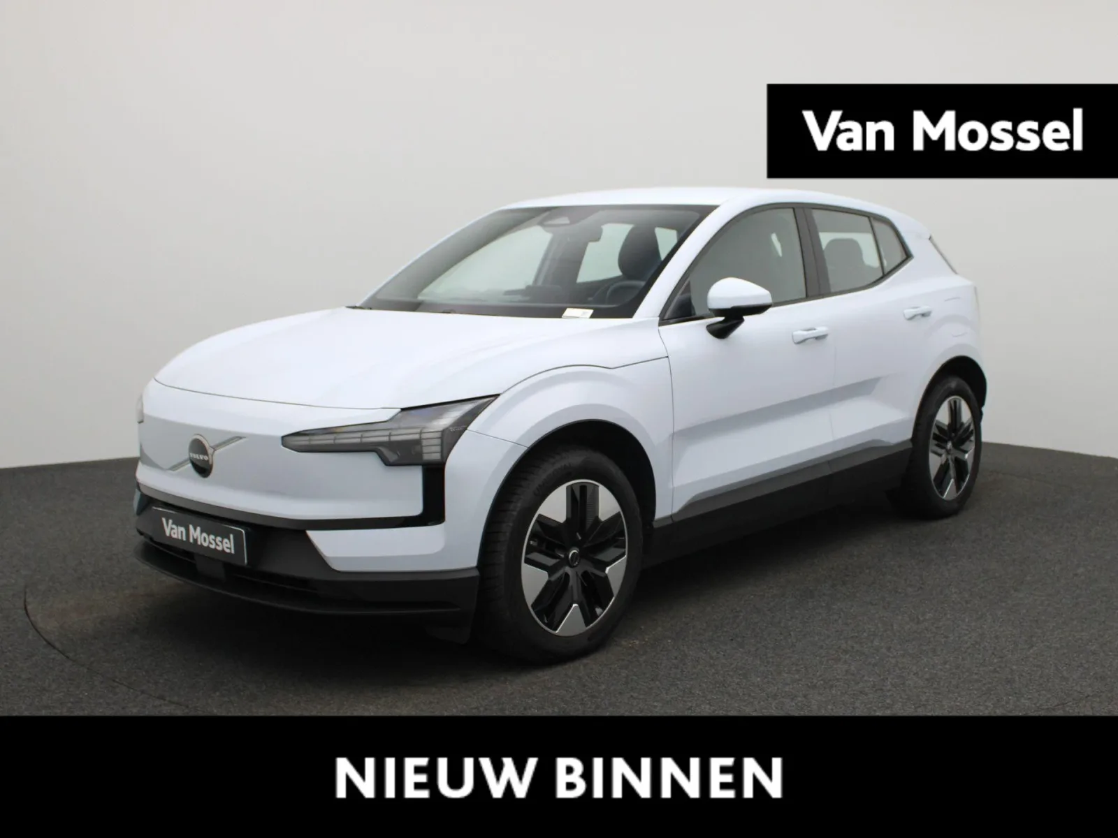 Volvo EX30 (2024) — foto 1