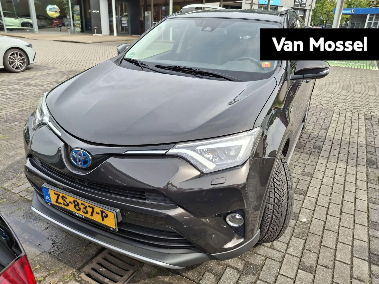 Toyota RAV4 (2017) — foto 1