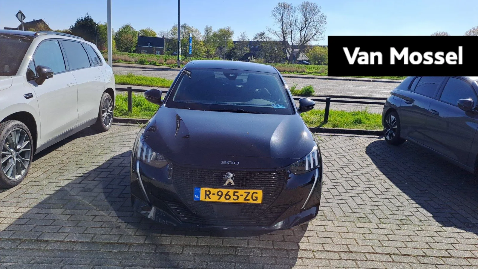 Peugeot e-208 (2023) — foto 1